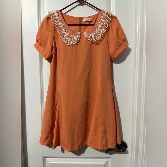 🍊 Peter  Pan-Collared Mini Dress - Picture 1 of 2